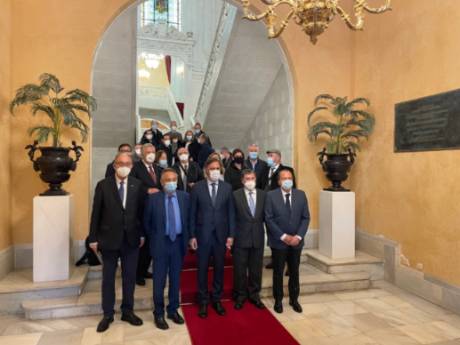 Foto de grupo en el Ayuntamiento de Salamanca